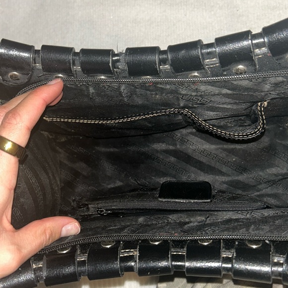 Vintage thrifted designer bag black in great condition - Picture 4 of 5